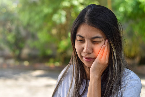 Treatment Options For A Chipped Tooth By A Cosmetic Dentist
